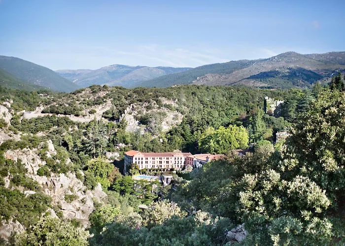 Les Pyrénées - le Grand Hôtel&le Château